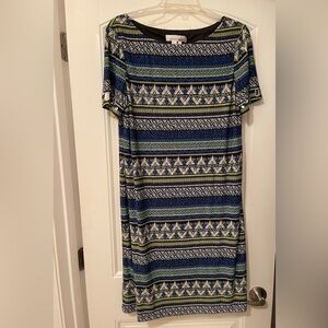 Kelly and Diane women 14 dress, rhinestone on short sleeve hem vertical design